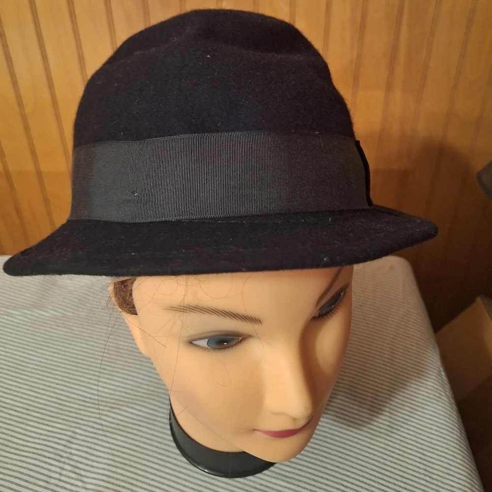Hats In The Belfry Black Fedora Hat 100% Wool Ladies Small ART TEACHER ARTIST